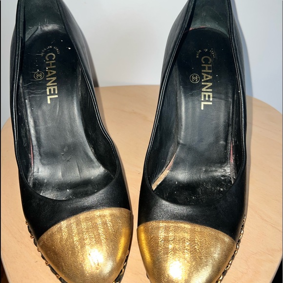 CHANEL VINTAGE HEELS - Picture 6 of 10